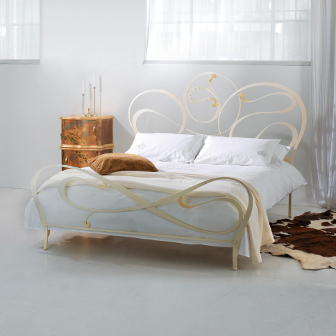 Diamante Bed